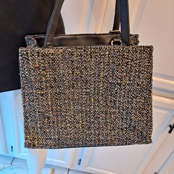 Chic Black Tweed Shoulder Bag with Bow Accent - Picture 5 of 8